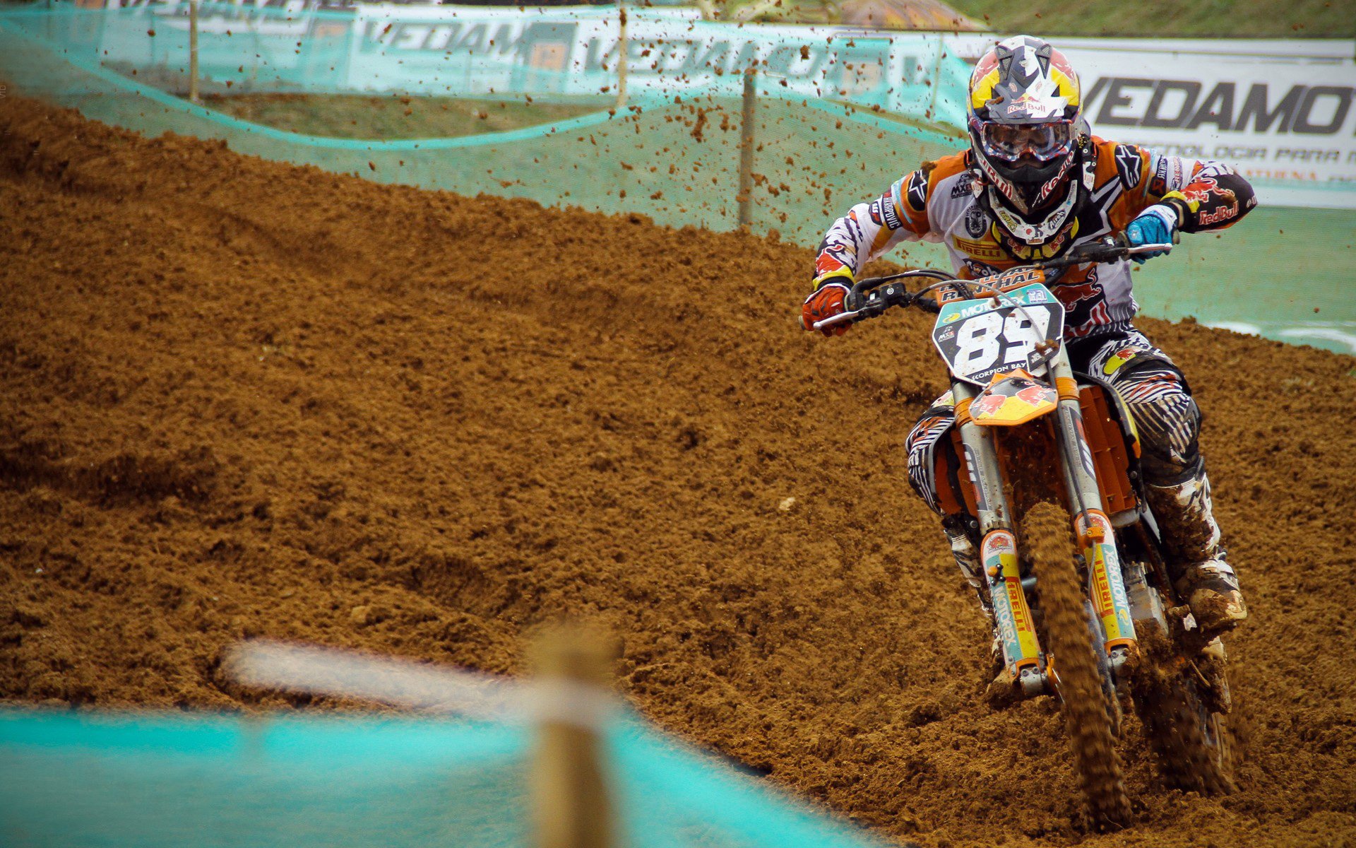 _未来极限车：智能科技驰骋未来赛场_，未来科技超跑